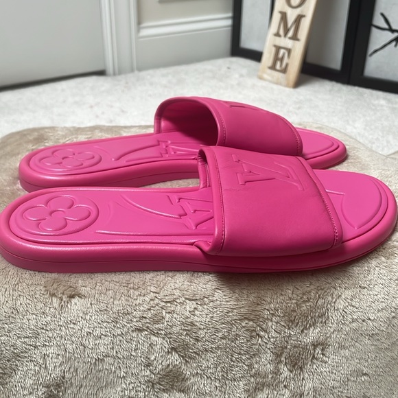Louis Vuitton Slides/Sandals - Picture 8 of 16